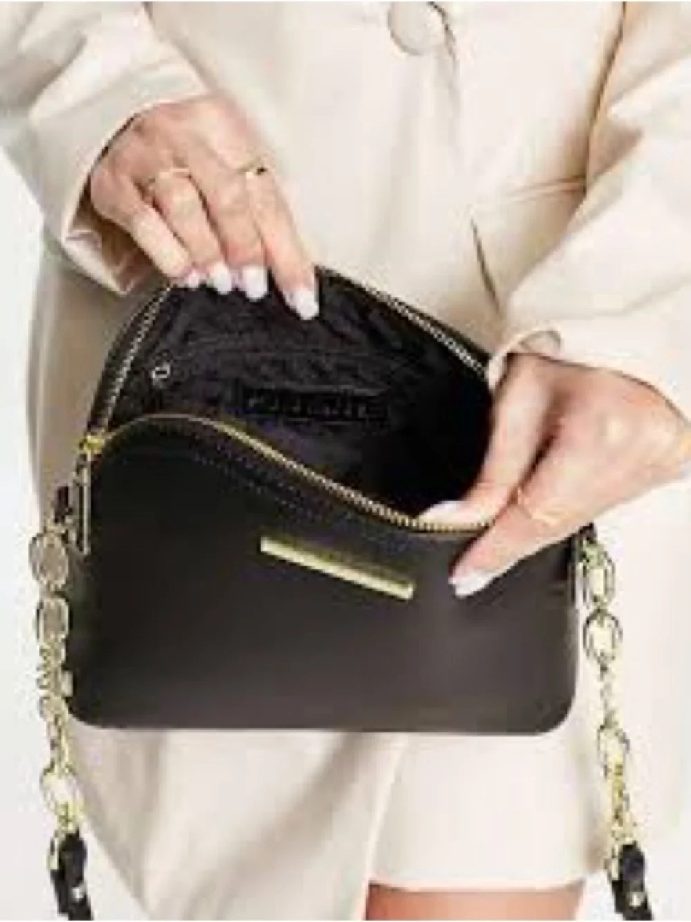 Steve Madden Black Crossbody Bag With Gold  Chain Accents